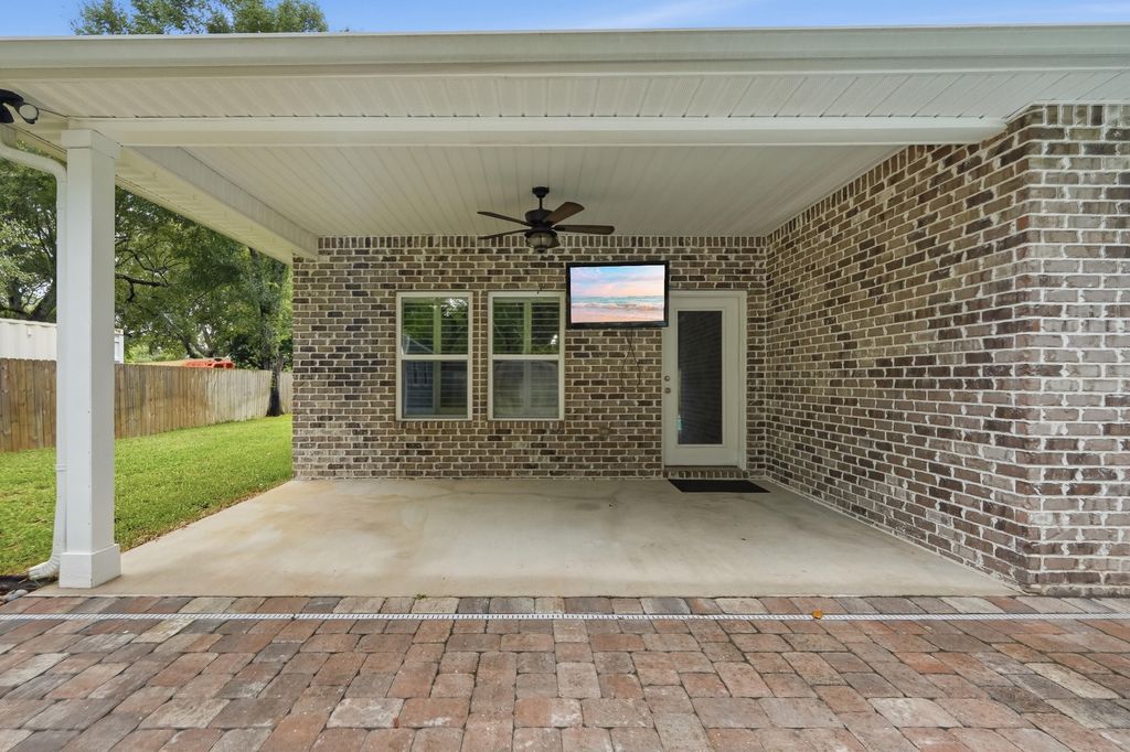 Image 20 of property listing at 308 Bella Vista Road, Fort Walton Beach, FL 32547