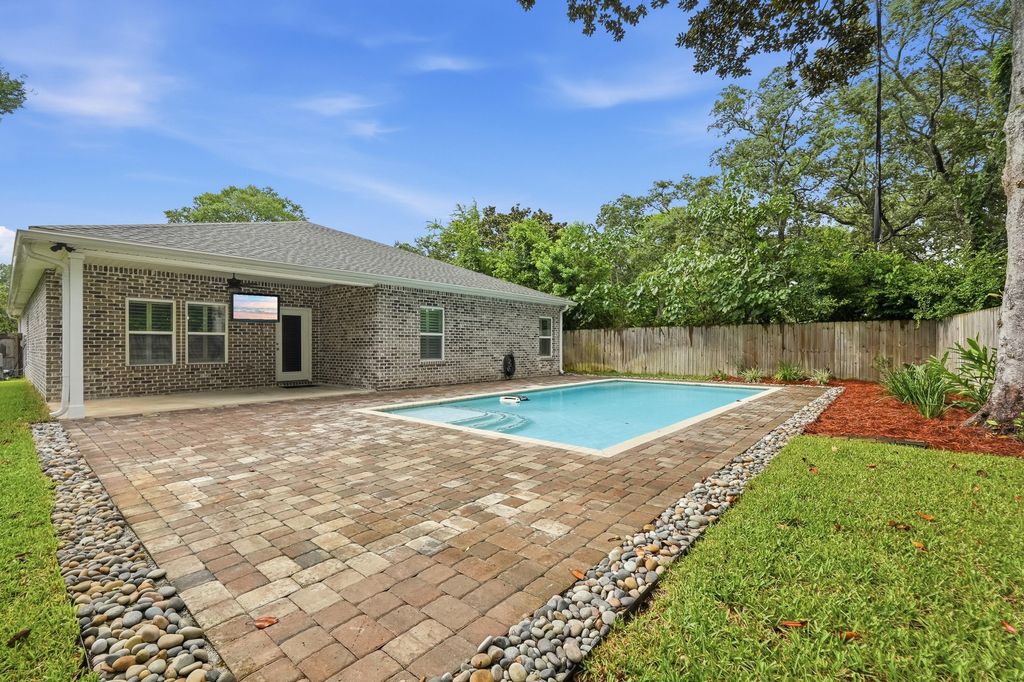Image 21 of property listing at 308 Bella Vista Road, Fort Walton Beach, FL 32547