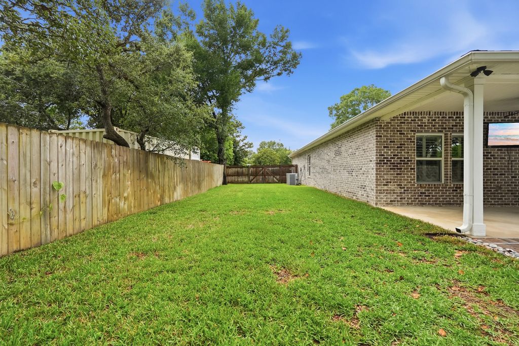 Image 23 of property listing at 308 Bella Vista Road, Fort Walton Beach, FL 32547
