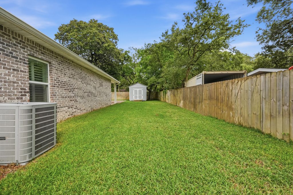 Image 24 of property listing at 308 Bella Vista Road, Fort Walton Beach, FL 32547