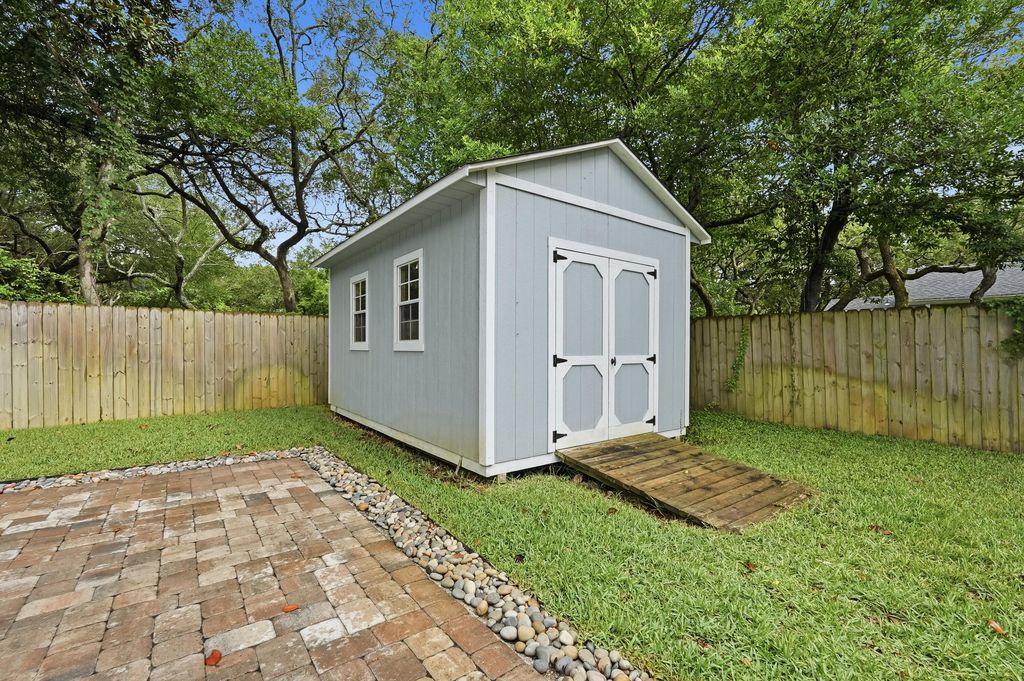 Image 25 of property listing at 308 Bella Vista Road, Fort Walton Beach, FL 32547
