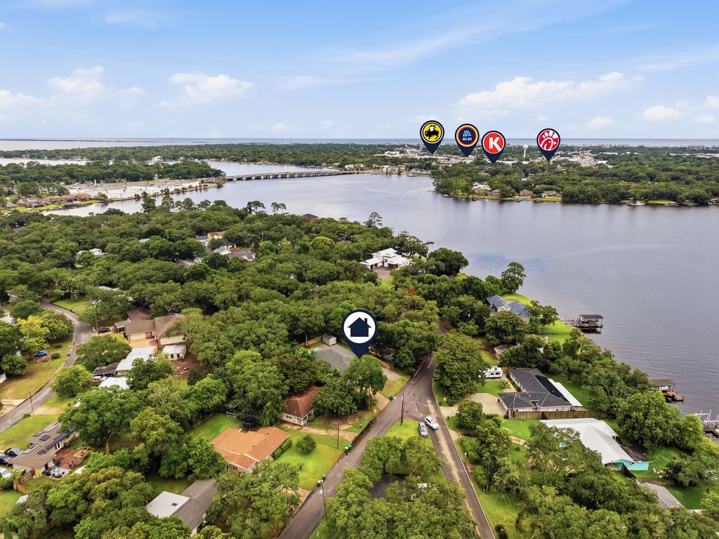 Image 28 of property listing at 308 Bella Vista Road, Fort Walton Beach, FL 32547