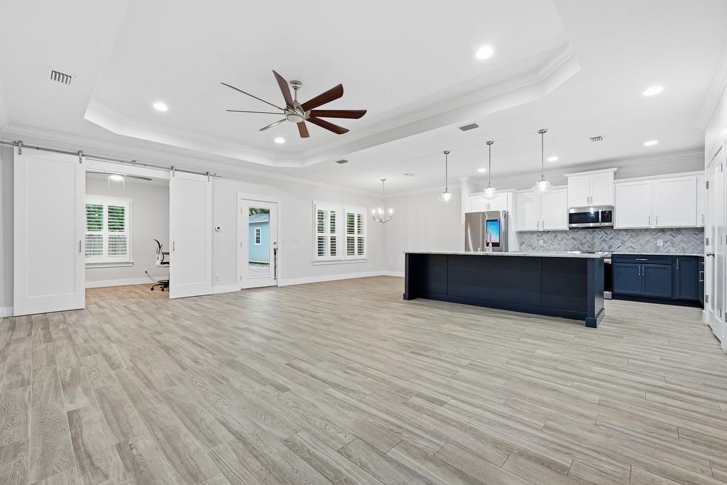 Image 4 of property listing at 308 Bella Vista Road, Fort Walton Beach, FL 32547
