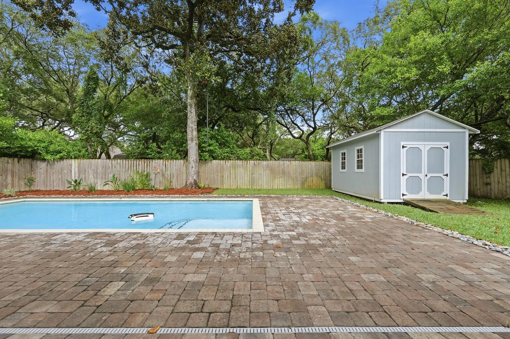 Image 62 of property listing at 308 Bella Vista Road, Fort Walton Beach, FL 32547