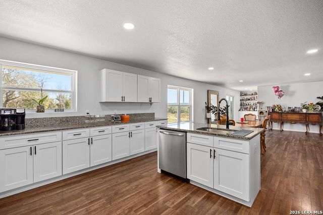 3611 MEDINA HWY, Kerrville, TX 78028