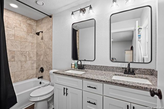 3611 MEDINA HWY, Kerrville, TX 78028
