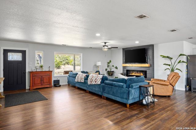 3611 MEDINA HWY, Kerrville, TX 78028