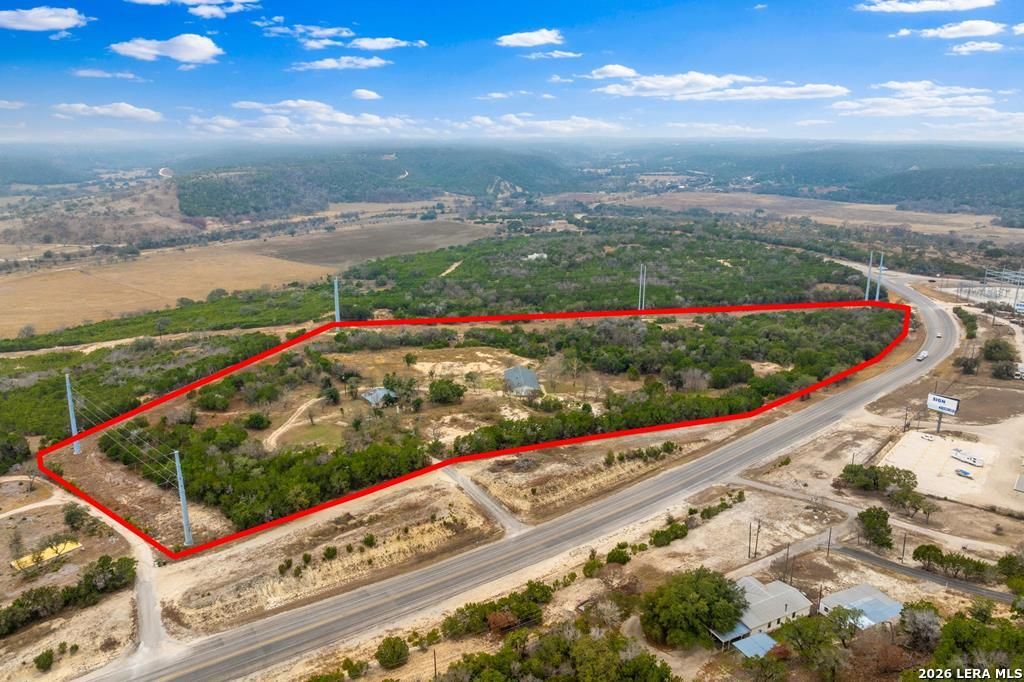3611 MEDINA HWY, Kerrville, TX 78028