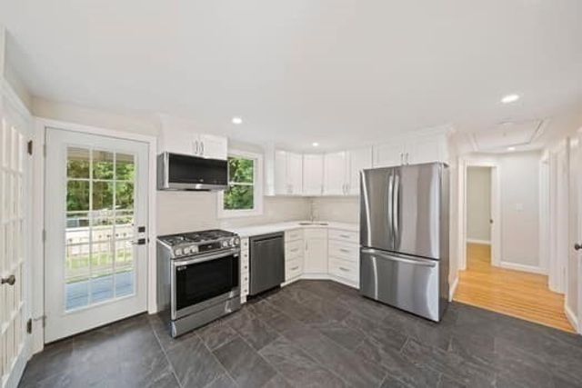 88 Saning Road, Weymouth, MA 02191