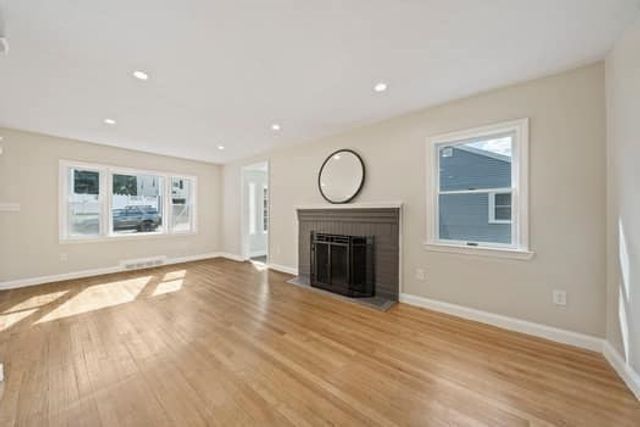 88 Saning Road, Weymouth, MA 02191