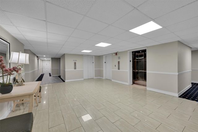 5005 Collins Ave PH6, Miami Beach, FL 33140