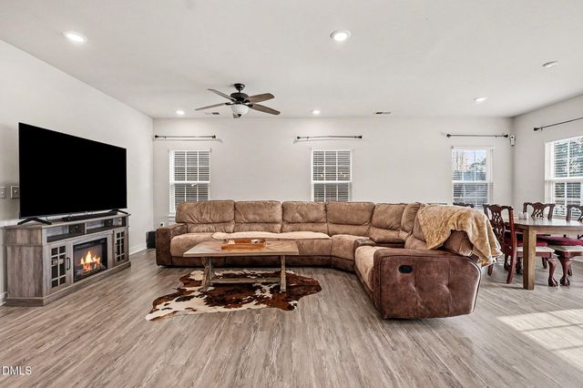 124 Amber Acorn Avenue, Raleigh, NC 27603