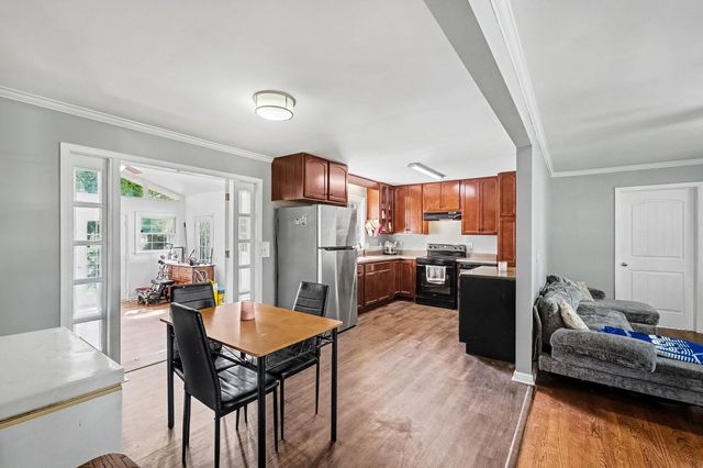 915 Temple Ct, Murfreesboro, TN 37130