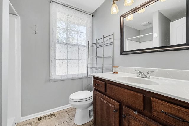 915 Temple Ct, Murfreesboro, TN 37130