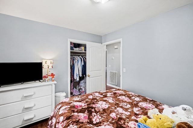 915 Temple Ct, Murfreesboro, TN 37130