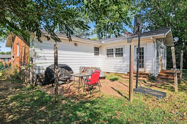915 Temple Ct, Murfreesboro, TN 37130