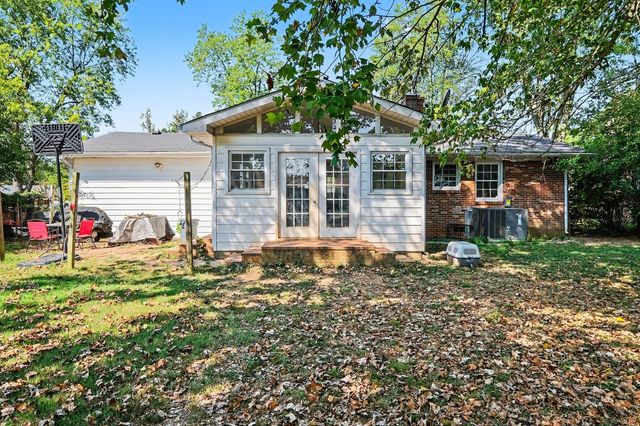 915 Temple Ct, Murfreesboro, TN 37130
