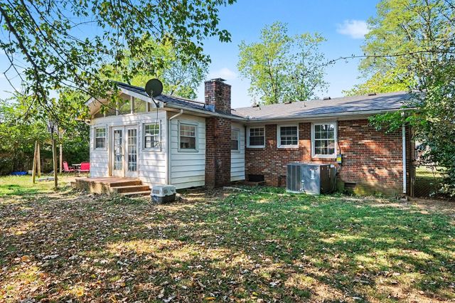 915 Temple Ct, Murfreesboro, TN 37130