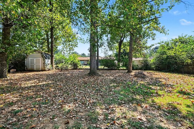 915 Temple Ct, Murfreesboro, TN 37130