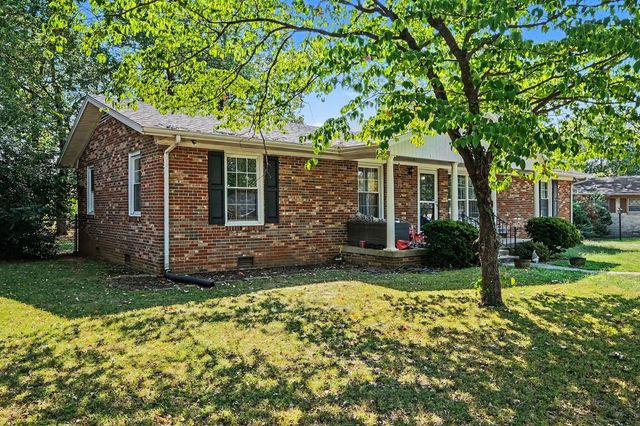 915 Temple Ct, Murfreesboro, TN 37130