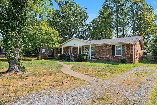 915 Temple Ct, Murfreesboro, TN 37130