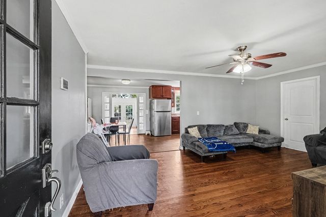 915 Temple Ct, Murfreesboro, TN 37130