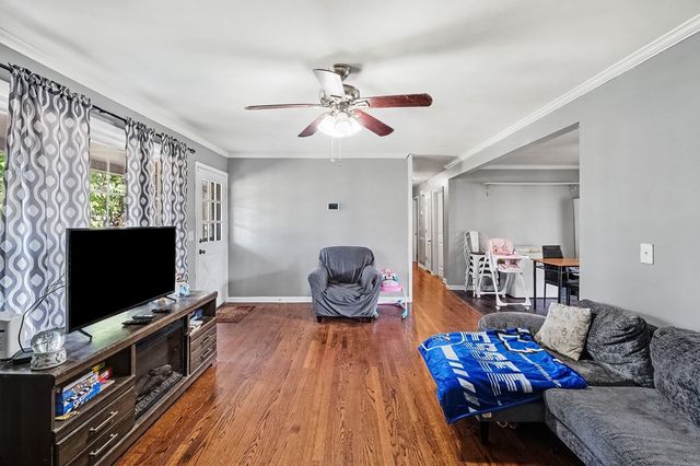 915 Temple Ct, Murfreesboro, TN 37130
