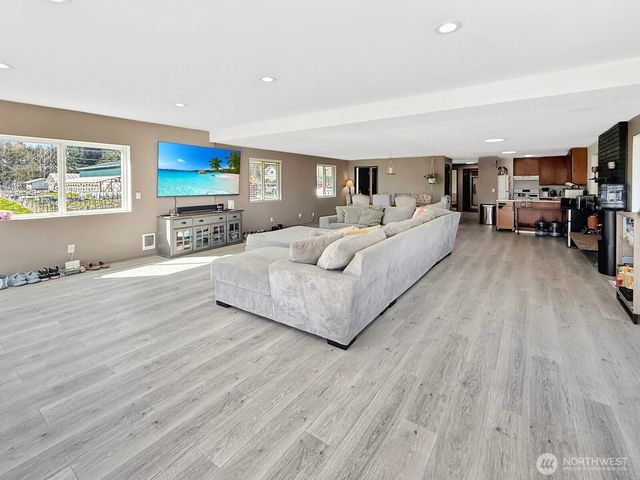 9025 67th Avenue NE, Marysville, WA 98270