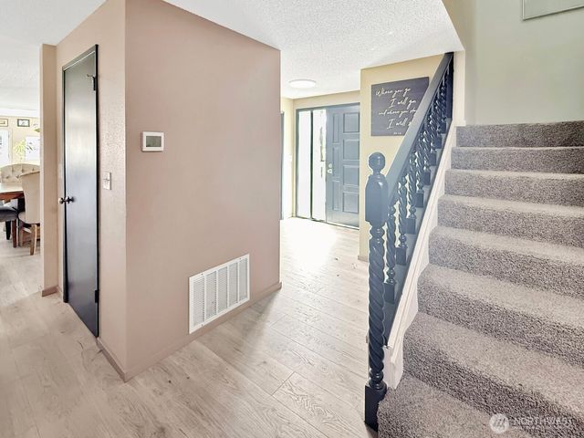 9025 67th Avenue NE, Marysville, WA 98270