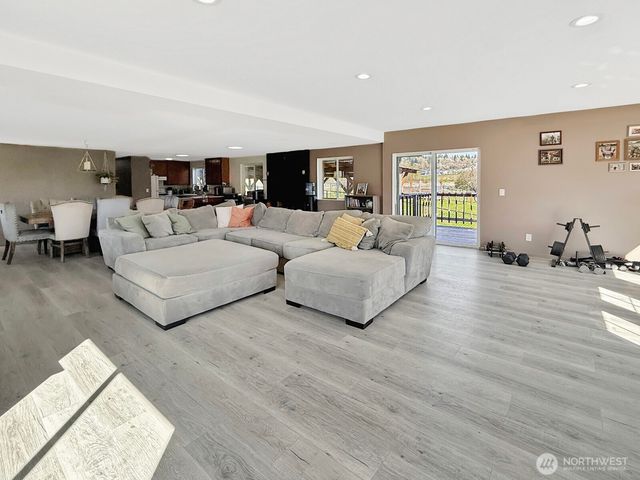 9025 67th Avenue NE, Marysville, WA 98270