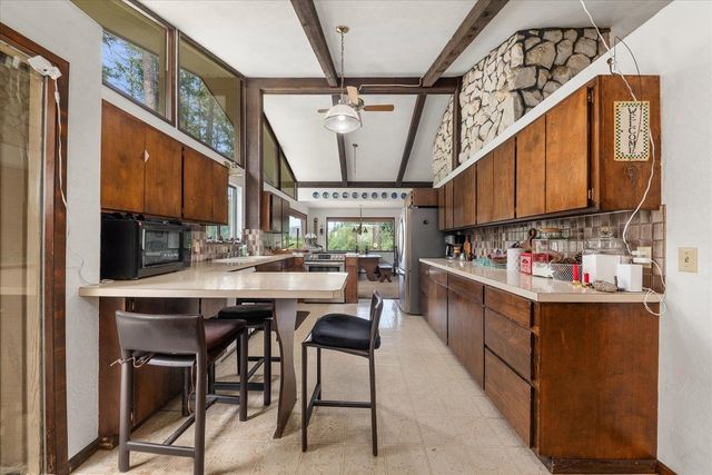 512 Williams Lake Rd, Colville, WA 99114