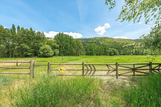 512 Williams Lake Rd, Colville, WA 99114