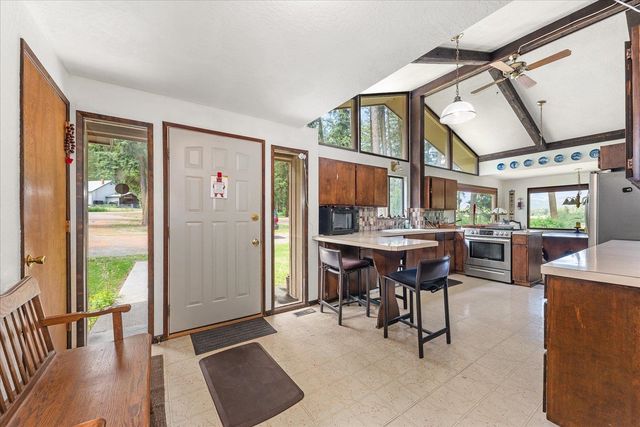 512 Williams Lake Rd, Colville, WA 99114