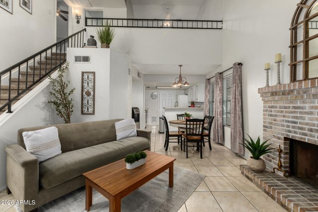 4834 E KACHINA Trail 1, Phoenix, AZ 85044