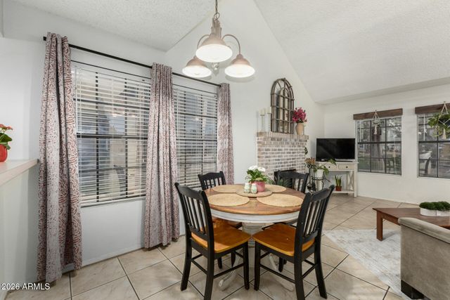 4834 E KACHINA Trail 1, Phoenix, AZ 85044