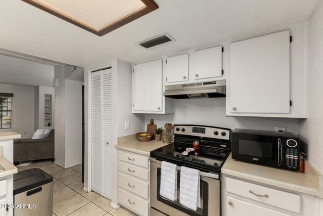 4834 E KACHINA Trail 1, Phoenix, AZ 85044