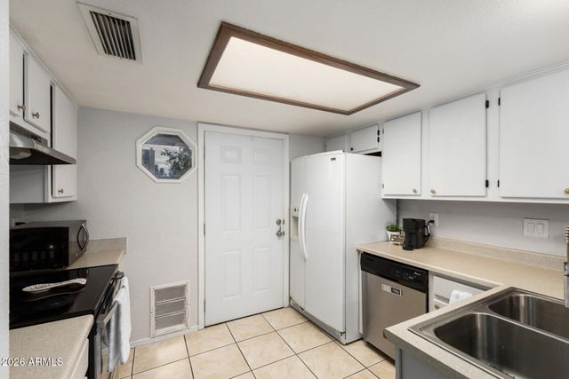 4834 E KACHINA Trail 1, Phoenix, AZ 85044