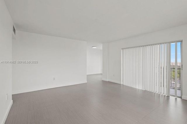 4174 Inverrary Drive 902, Lauderhill, FL 33319