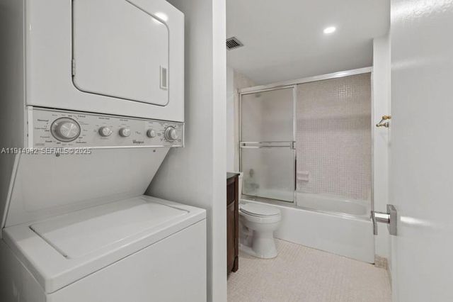 4174 Inverrary Drive 902, Lauderhill, FL 33319