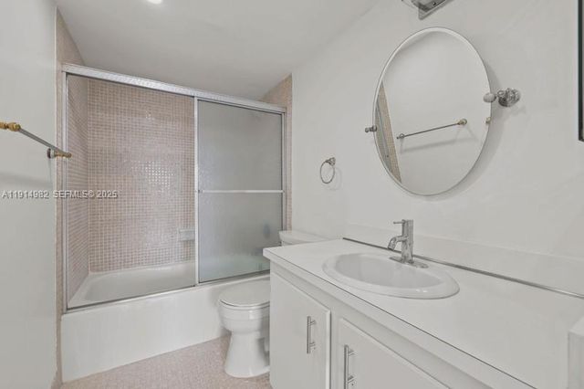 4174 Inverrary Drive 902, Lauderhill, FL 33319