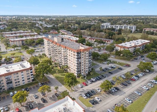 4174 Inverrary Drive 902, Lauderhill, FL 33319