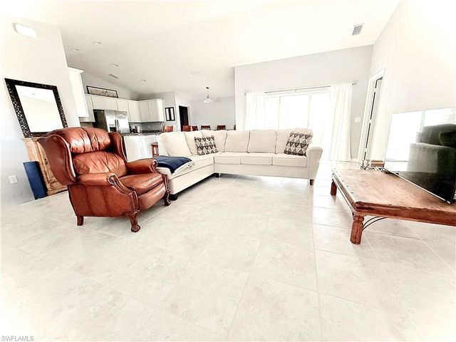 428 NW 13th TER, Cape Coral, FL 33993