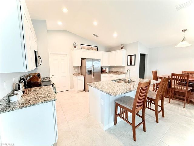 428 NW 13th TER, Cape Coral, FL 33993