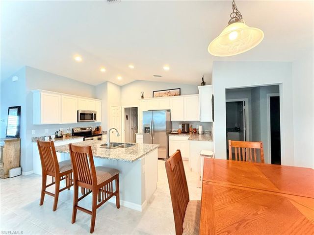 428 NW 13th TER, Cape Coral, FL 33993