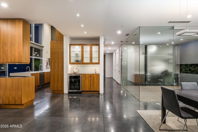 10010 E JENAN Drive, Scottsdale, AZ 85260