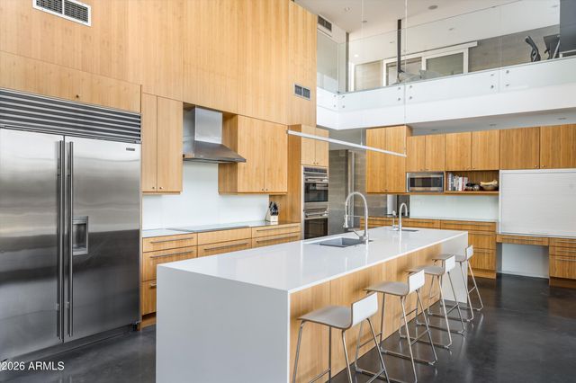 10010 E JENAN Drive, Scottsdale, AZ 85260