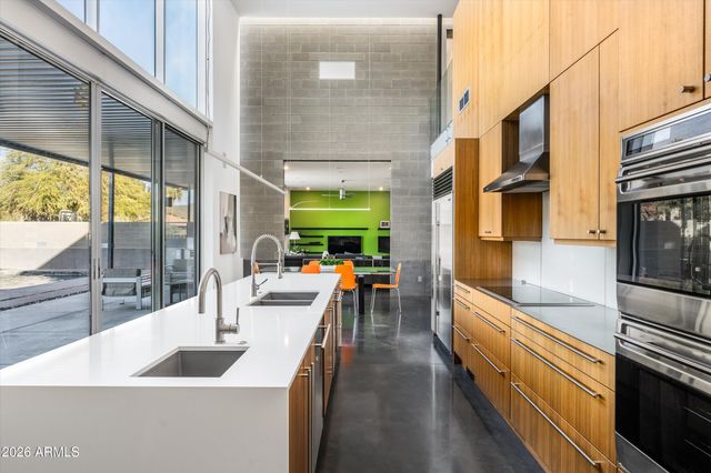 10010 E JENAN Drive, Scottsdale, AZ 85260