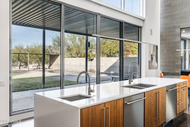 10010 E JENAN Drive, Scottsdale, AZ 85260