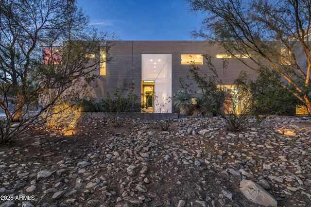 10010 E JENAN Drive, Scottsdale, AZ 85260