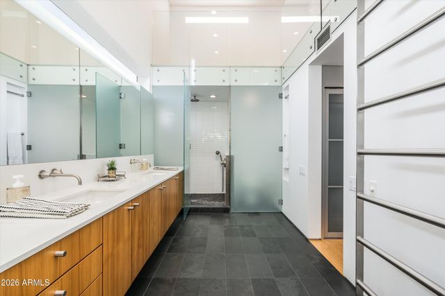 10010 E JENAN Drive, Scottsdale, AZ 85260